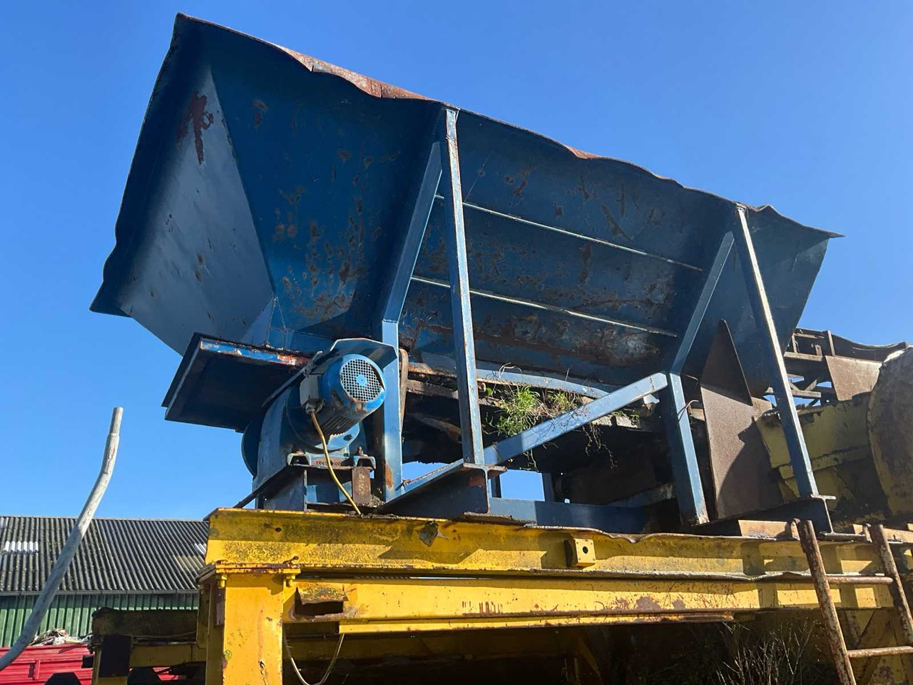 Zelfbouw - Mobilna drobilica: slika Zelfbouw - Mobilna drobilica Zelfbouw - Mobilna drobilica: slika Zelfbouw - Mobilna drobilica