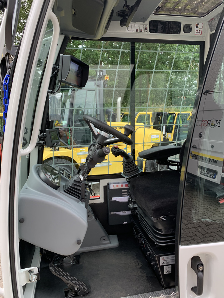 Baumann DFQ 50LL - Bočni utovarivač: slika Baumann DFQ 50LL - Bočni utovarivač Baumann DFQ 50LL - Bočni utovarivač: slika Baumann DFQ 50LL - Bočni utovarivač