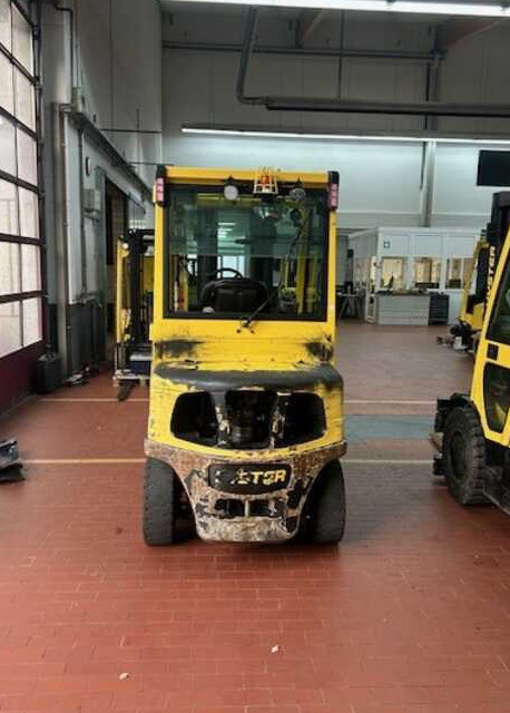 Hyster H2.5FT - Diesel viličar: slika Hyster H2.5FT - Diesel viličar Hyster H2.5FT - Diesel viličar: slika Hyster H2.5FT - Diesel viličar
