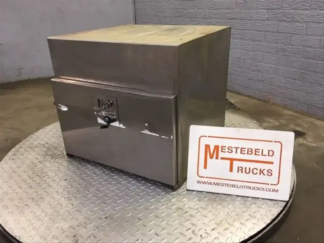 Diversen Gereedschapskist RVS - Kabina i unutrašnjost za Kamion: slika Diversen Gereedschapskist RVS - Kabina i unutrašnjost za Kamion Diversen Gereedschapskist RVS - Kabina i unutrašnjost za Kamion: slika Diversen Gereedschapskist RVS - Kabina i unutrašnjost za Kamion