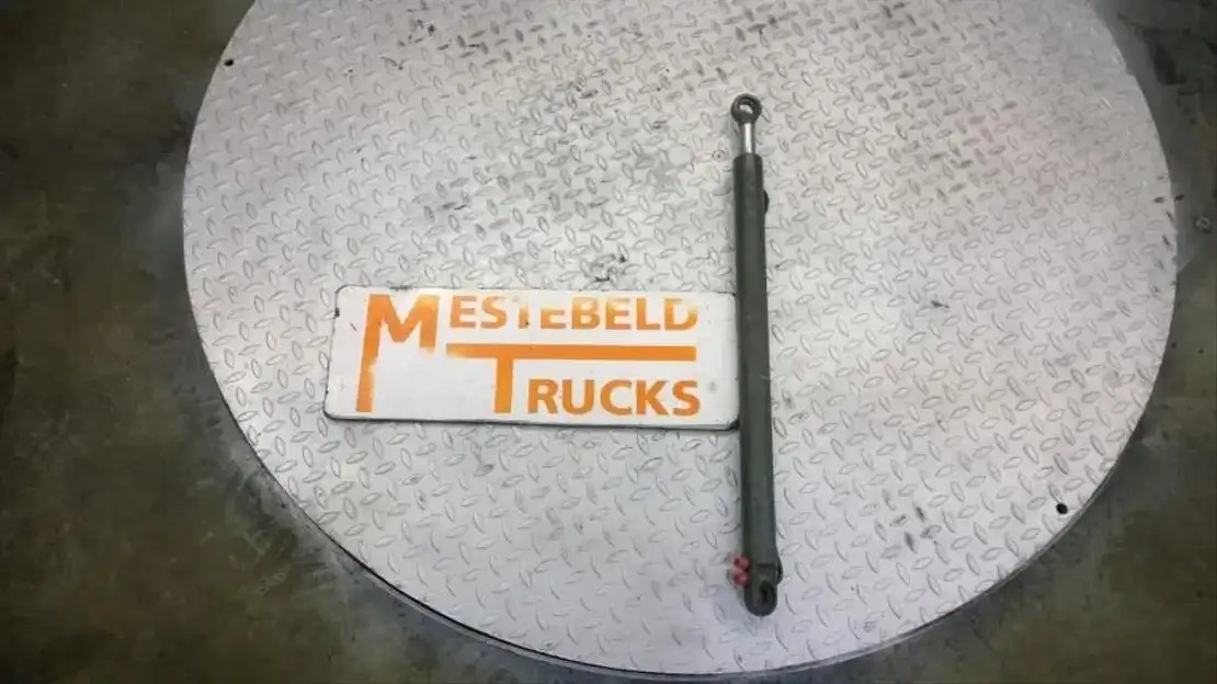 Iveco Kantelcilinder - Okvir/ Šasija za Kamion: slika Iveco Kantelcilinder - Okvir/ Šasija za Kamion Iveco Kantelcilinder - Okvir/ Šasija za Kamion: slika Iveco Kantelcilinder - Okvir/ Šasija za Kamion