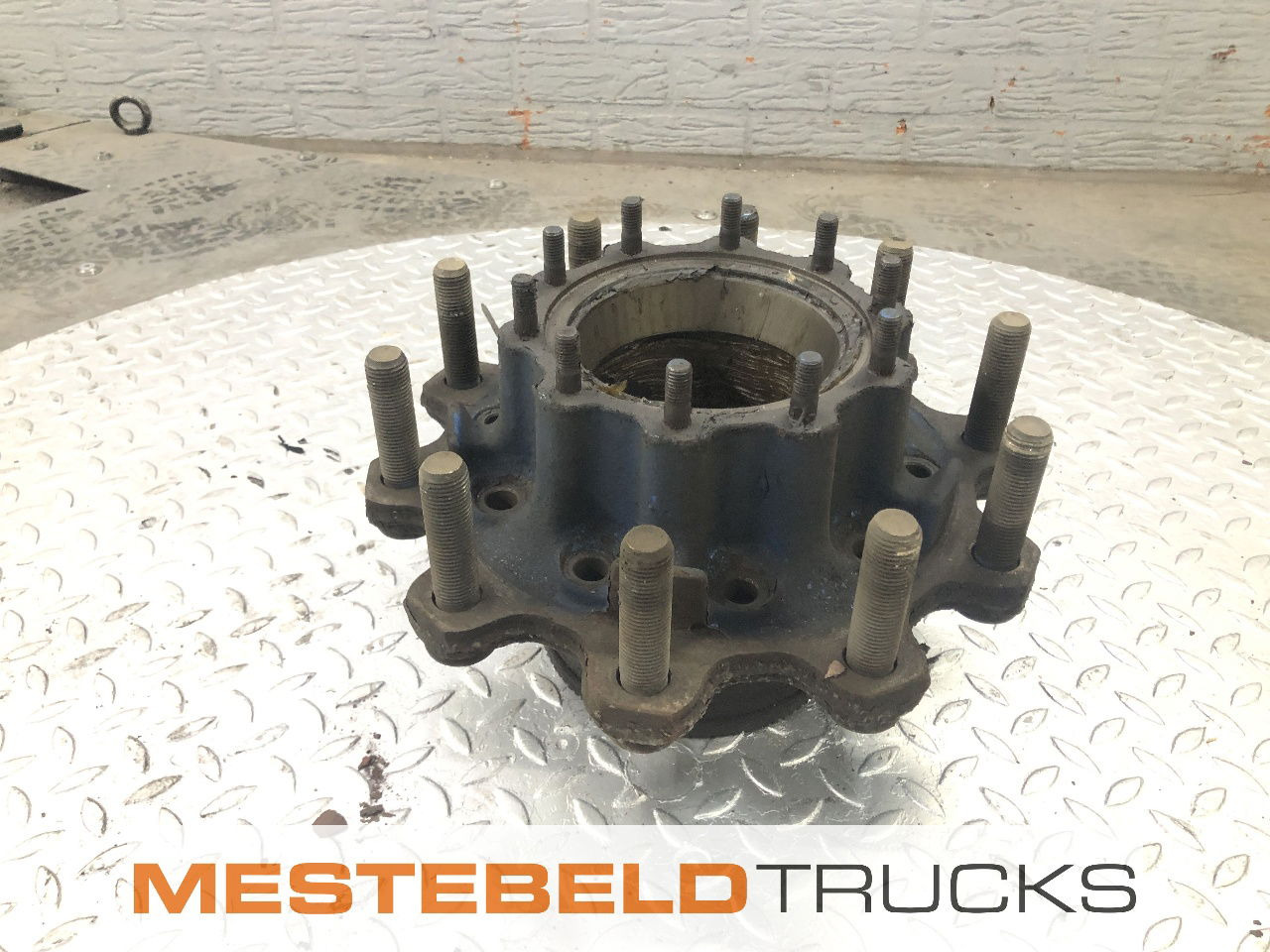 Scania Achterwielnaaf - Stražnja osovina za Kamion: slika Scania Achterwielnaaf - Stražnja osovina za Kamion Scania Achterwielnaaf - Stražnja osovina za Kamion: slika Scania Achterwielnaaf - Stražnja osovina za Kamion