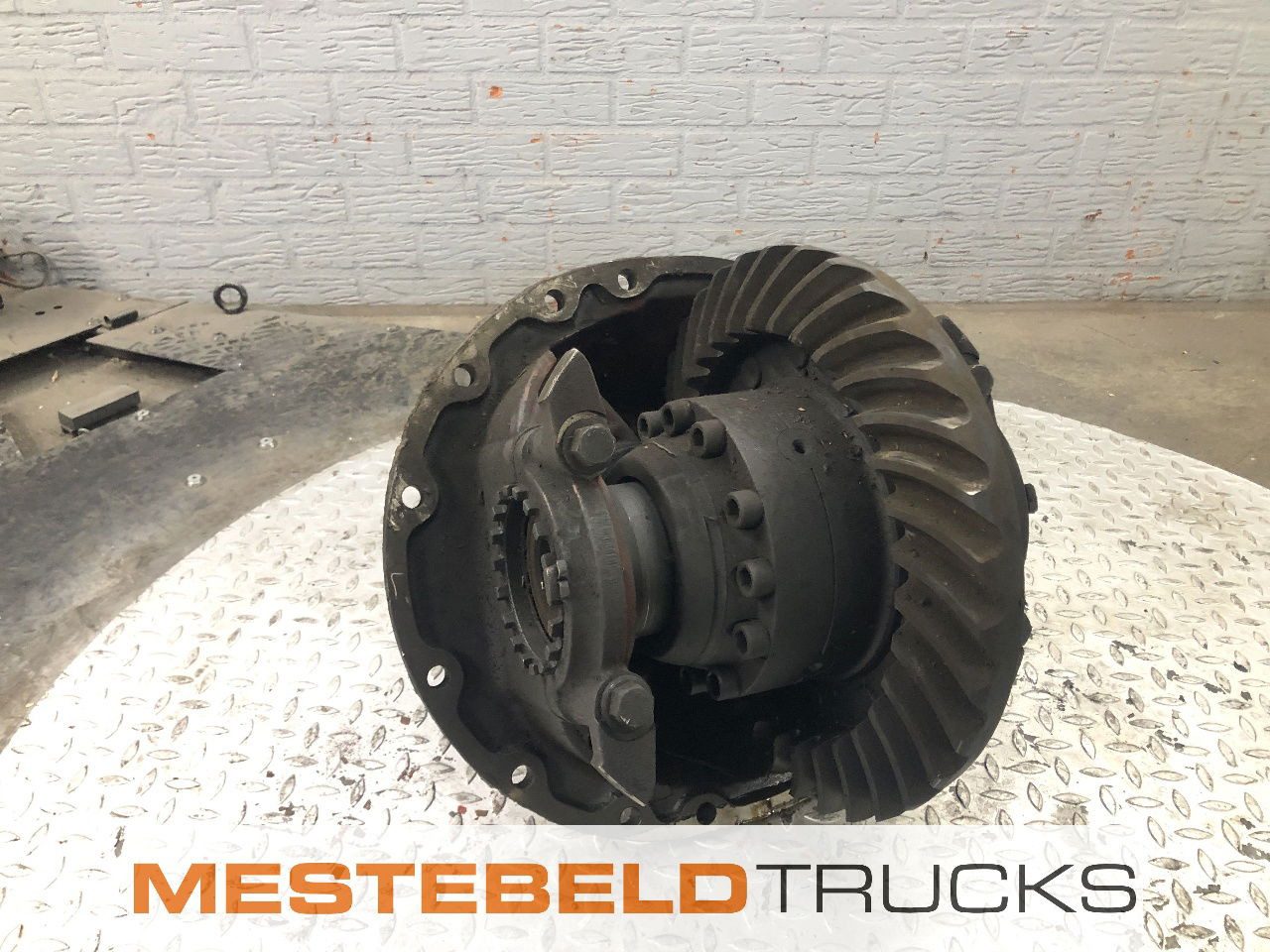 Scania Differentieel R641-3.87 - Stražnja osovina za Kamion: slika Scania Differentieel R641-3.87 - Stražnja osovina za Kamion Scania Differentieel R641-3.87 - Stražnja osovina za Kamion: slika Scania Differentieel R641-3.87 - Stražnja osovina za Kamion