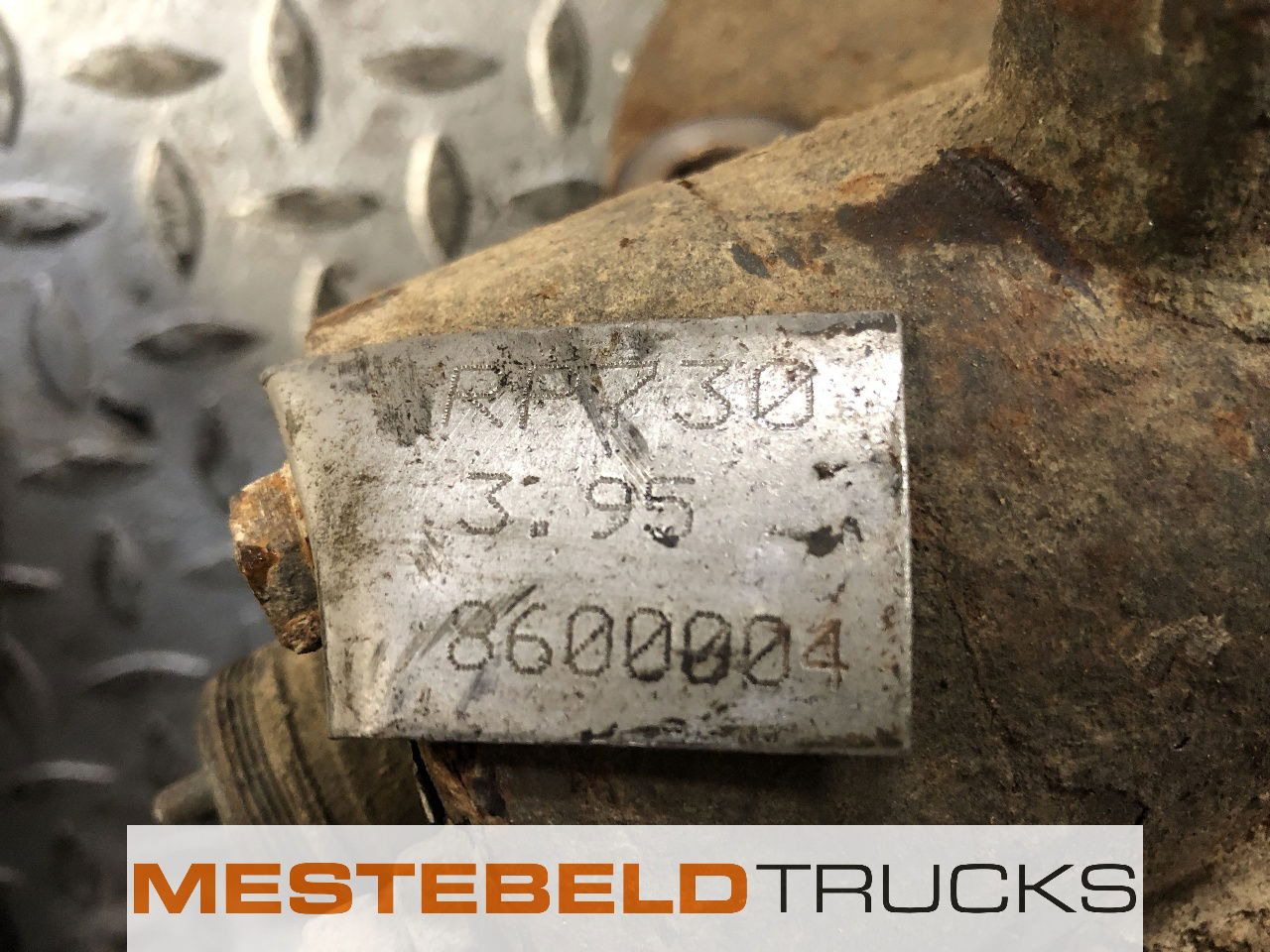 Scania Differentieel RP730 - 3,95 - Stražnja osovina za Kamion: slika Scania Differentieel RP730 - 3,95 - Stražnja osovina za Kamion Scania Differentieel RP730 - 3,95 - Stražnja osovina za Kamion: slika Scania Differentieel RP730 - 3,95 - Stražnja osovina za Kamion