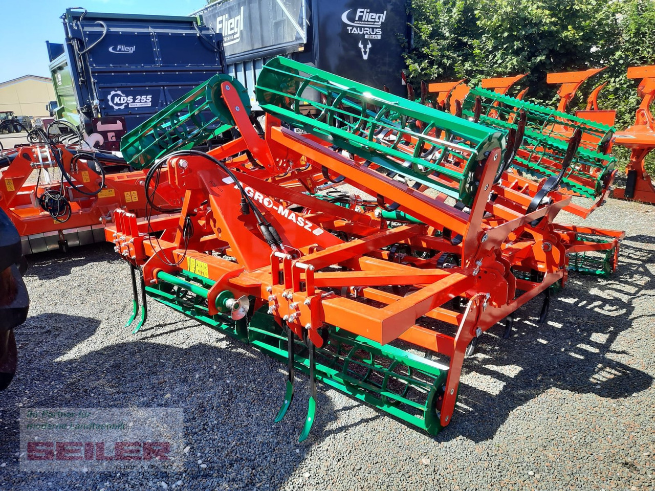 Agro-Masz AU 50 5m - Oprema za obradu tla: slika Agro-Masz AU 50 5m - Oprema za obradu tla Agro-Masz AU 50 5m - Oprema za obradu tla: slika Agro-Masz AU 50 5m - Oprema za obradu tla