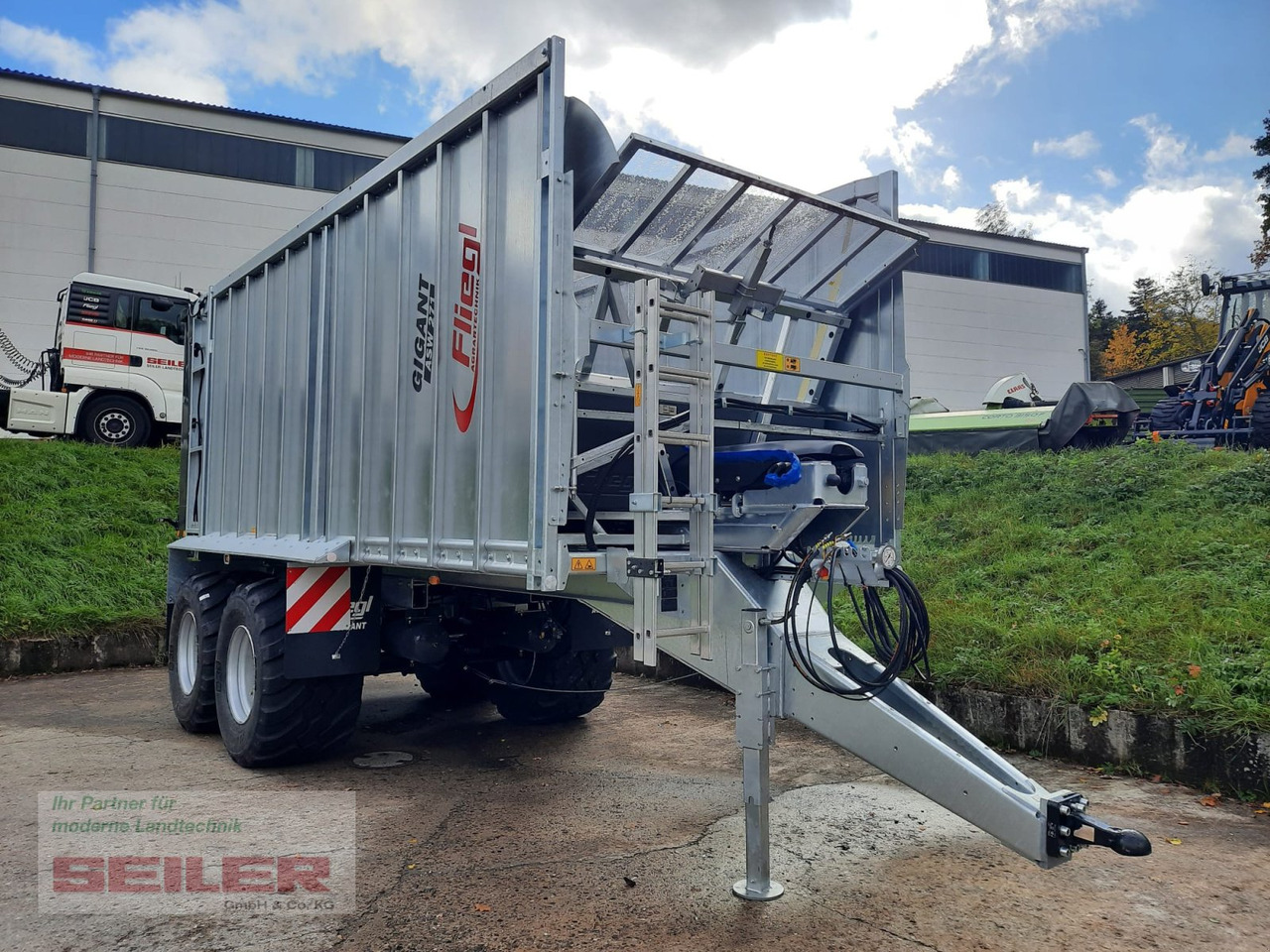 Fliegl ASW 271 C FOX 40m³ Franken-Renner - Samoutovarni vagon: slika Fliegl ASW 271 C FOX 40m³ Franken-Renner - Samoutovarni vagon Fliegl ASW 271 C FOX 40m³ Franken-Renner - Samoutovarni vagon: slika Fliegl ASW 271 C FOX 40m³ Franken-Renner - Samoutovarni vagon