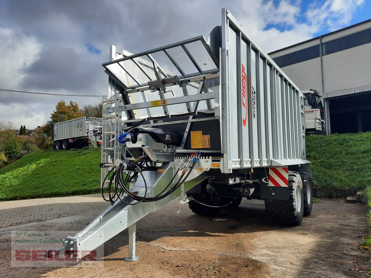 Fliegl ASW 271 C FOX 40m³ Franken-Renner - Samoutovarni vagon: slika Fliegl ASW 271 C FOX 40m³ Franken-Renner - Samoutovarni vagon Fliegl ASW 271 C FOX 40m³ Franken-Renner - Samoutovarni vagon: slika Fliegl ASW 271 C FOX 40m³ Franken-Renner - Samoutovarni vagon