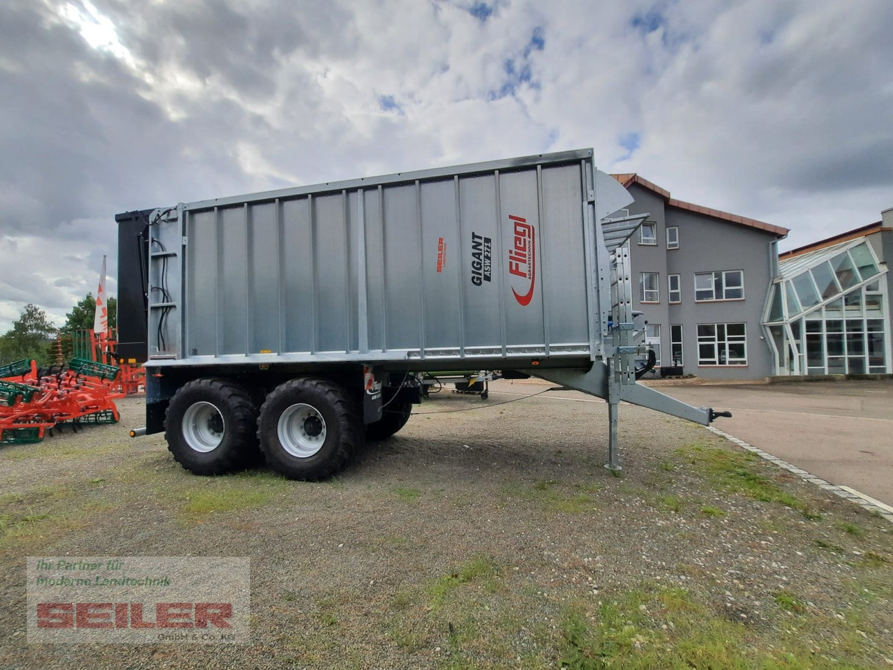 Fliegl ASW 271 C FOX "Franken-Renner" 40m³ - Samoutovarni vagon: slika Fliegl ASW 271 C FOX "Franken-Renner" 40m³ - Samoutovarni vagon Fliegl ASW 271 C FOX "Franken-Renner" 40m³ - Samoutovarni vagon: slika Fliegl ASW 271 C FOX "Franken-Renner" 40m³ - Samoutovarni vagon