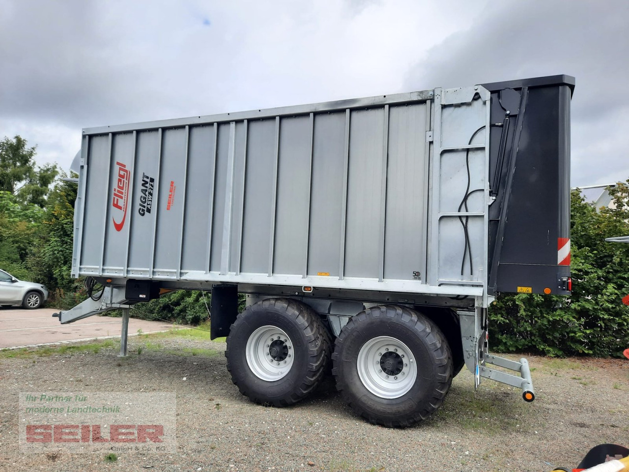 Fliegl ASW 271 C FOX "Franken-Renner" 40m³ - Samoutovarni vagon: slika Fliegl ASW 271 C FOX "Franken-Renner" 40m³ - Samoutovarni vagon Fliegl ASW 271 C FOX "Franken-Renner" 40m³ - Samoutovarni vagon: slika Fliegl ASW 271 C FOX "Franken-Renner" 40m³ - Samoutovarni vagon