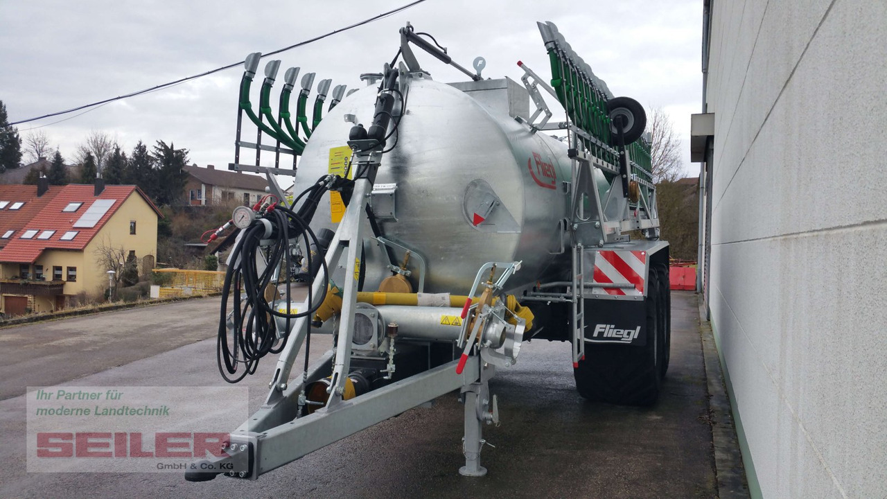 Fliegl PFW 12000 Maxx Line 12m³ + Skate 150 15m - Cisterna za gnojnicu: slika Fliegl PFW 12000 Maxx Line 12m³ + Skate 150 15m - Cisterna za gnojnicu Fliegl PFW 12000 Maxx Line 12m³ + Skate 150 15m - Cisterna za gnojnicu: slika Fliegl PFW 12000 Maxx Line 12m³ + Skate 150 15m - Cisterna za gnojnicu