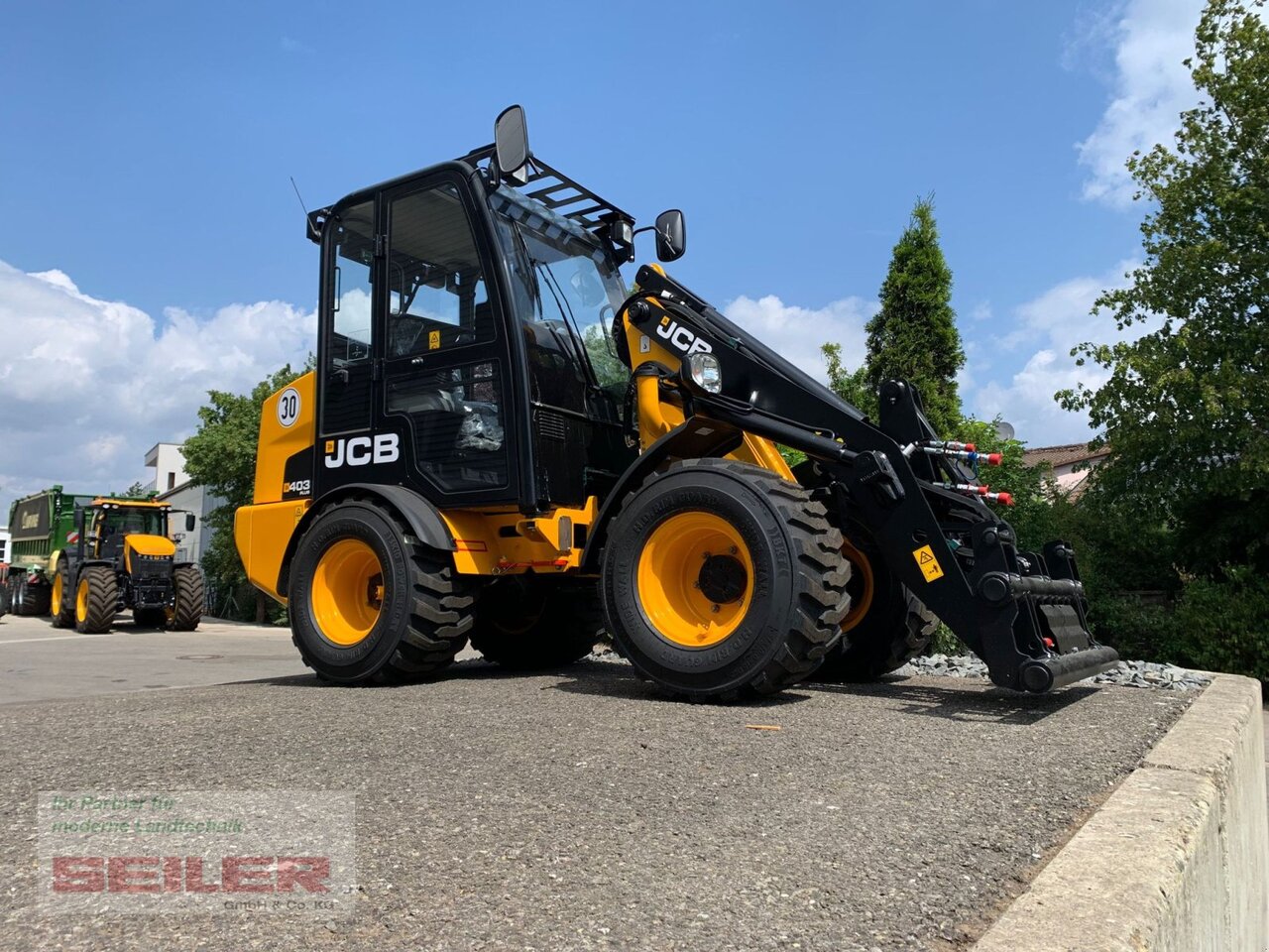 JCB 403 Agri Plus - Zglobni utovarivač: slika JCB 403 Agri Plus - Zglobni utovarivač JCB 403 Agri Plus - Zglobni utovarivač: slika JCB 403 Agri Plus - Zglobni utovarivač