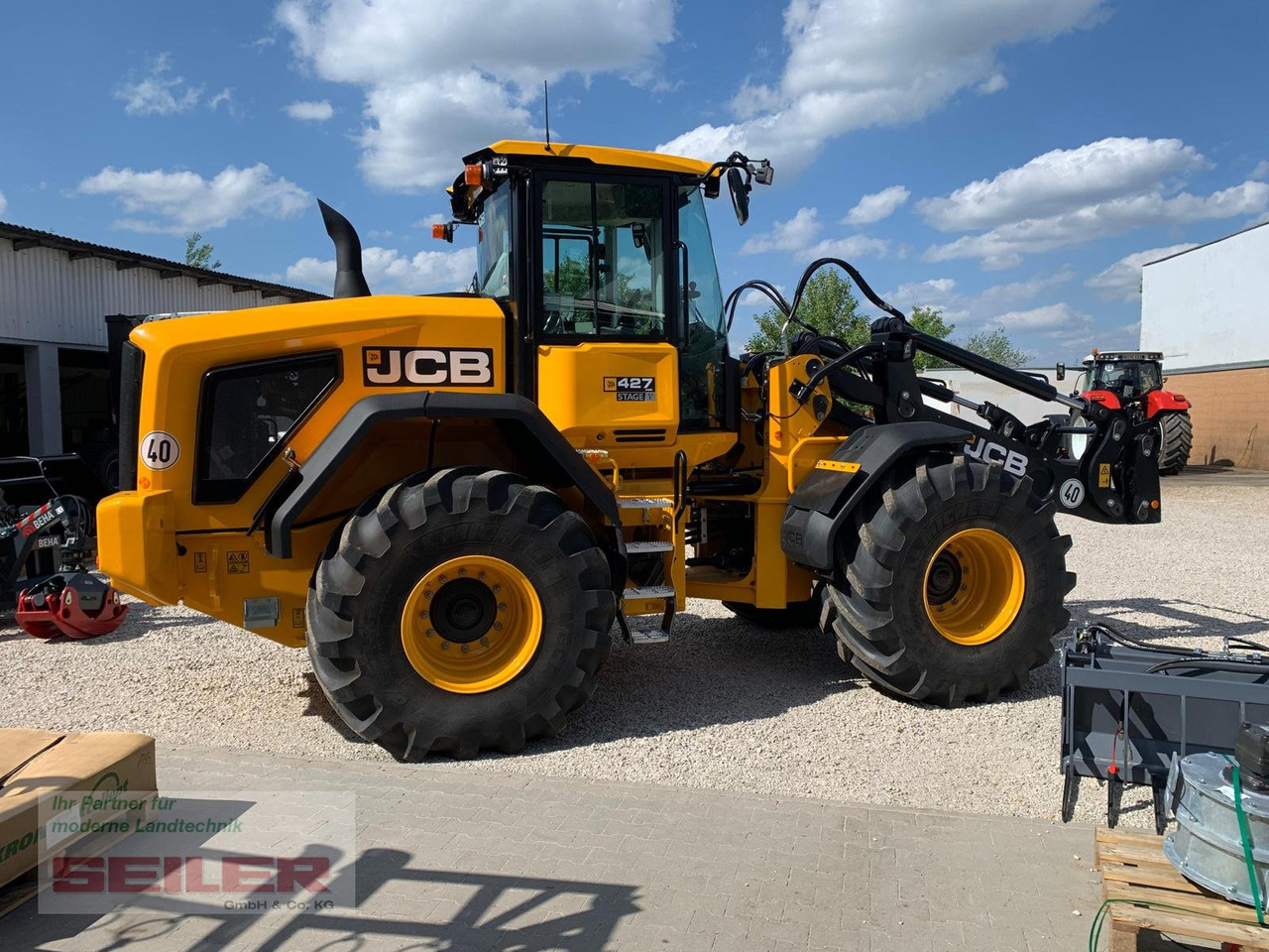 JCB 427 Agri Stage V HighLift - Utovarivač na kotačima: slika JCB 427 Agri Stage V HighLift - Utovarivač na kotačima JCB 427 Agri Stage V HighLift - Utovarivač na kotačima: slika JCB 427 Agri Stage V HighLift - Utovarivač na kotačima