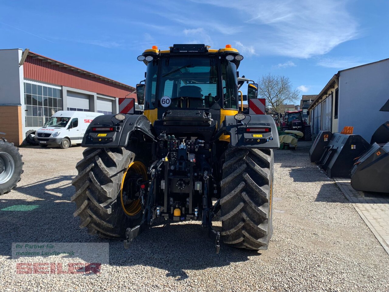JCB Fastrac 4220 ICON + Frontlader Q7S - Traktor: slika JCB Fastrac 4220 ICON + Frontlader Q7S - Traktor JCB Fastrac 4220 ICON + Frontlader Q7S - Traktor: slika JCB Fastrac 4220 ICON + Frontlader Q7S - Traktor