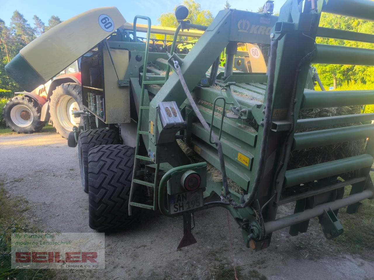 Krone Big Pack 1270 XC - Kvadratna balirka: slika Krone Big Pack 1270 XC - Kvadratna balirka Krone Big Pack 1270 XC - Kvadratna balirka: slika Krone Big Pack 1270 XC - Kvadratna balirka
