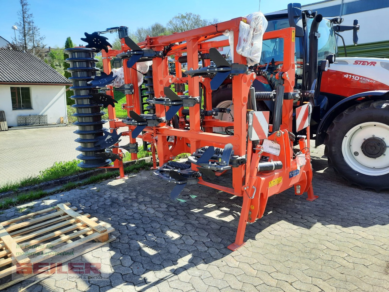 Kuhn Cultimer L 400 R NSM + T-Liner-Walze - Kultivator: slika Kuhn Cultimer L 400 R NSM + T-Liner-Walze - Kultivator Kuhn Cultimer L 400 R NSM + T-Liner-Walze - Kultivator: slika Kuhn Cultimer L 400 R NSM + T-Liner-Walze - Kultivator