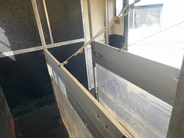 Kamion za prijevoz konja DAF LF 45.130 CLEAN HORSES NL-TRUCK: slika Kamion za prijevoz konja DAF LF 45.130 CLEAN HORSES NL-TRUCK