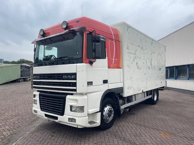 Kamion sandučar DAF XF 95.380 Euro 2 Manual-Gear: slika Kamion sandučar DAF XF 95.380 Euro 2 Manual-Gear