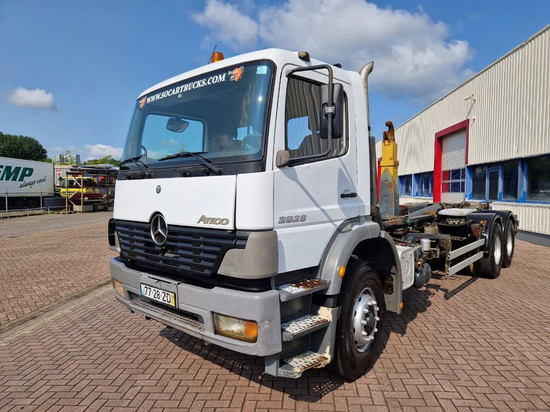 Mercedes-Benz Atego 2628 6x4 Euro 3 Manual Gear full steel suspension - Kamion s kukastom dizalicom: slika Mercedes-Benz Atego 2628 6x4 Euro 3 Manual Gear full steel suspension - Kamion s kukastom dizalicom Mercedes-Benz Atego 2628 6x4 Euro 3 Manual Gear full steel suspension - Kamion s kukastom dizalicom: slika Mercedes-Benz Atego 2628 6x4 Euro 3 Manual Gear full steel suspension - Kamion s kukastom dizalicom