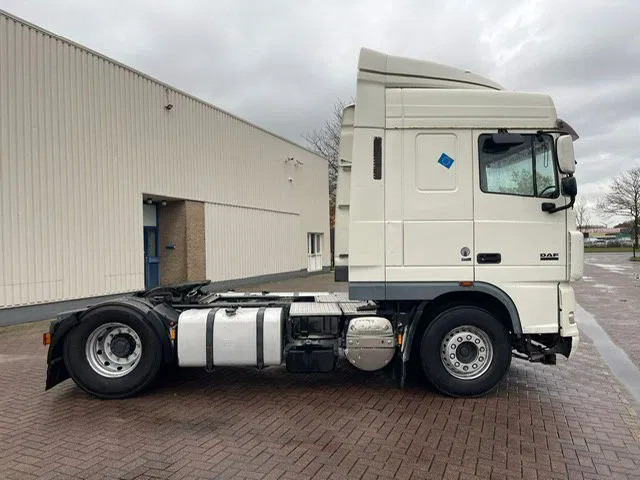 DAF XF 105.410 Euro 5 Automatic Retarder - Tegljač: slika DAF XF 105.410 Euro 5 Automatic Retarder - Tegljač DAF XF 105.410 Euro 5 Automatic Retarder - Tegljač: slika DAF XF 105.410 Euro 5 Automatic Retarder - Tegljač