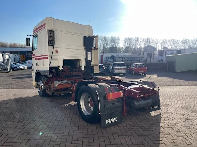 Tegljač DAF XF 95.430 Manual-Gear Euro 3: slika Tegljač DAF XF 95.430 Manual-Gear Euro 3
