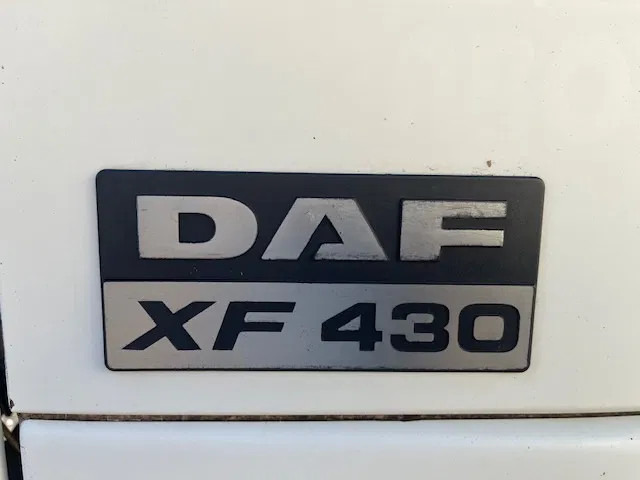 Tegljač DAF XF 95.430 Manual-Gear Euro 3: slika Tegljač DAF XF 95.430 Manual-Gear Euro 3