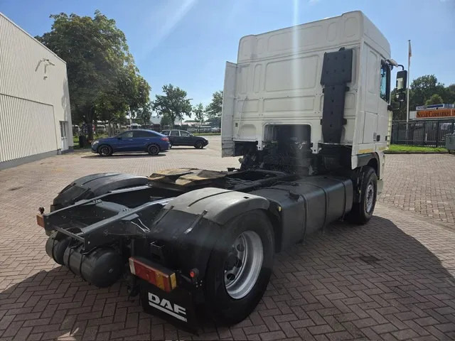 DAF XF 95.430 Manual gear Euro 3 - Tegljač: slika DAF XF 95.430 Manual gear Euro 3 - Tegljač DAF XF 95.430 Manual gear Euro 3 - Tegljač: slika DAF XF 95.430 Manual gear Euro 3 - Tegljač