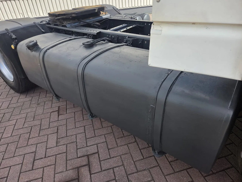 DAF XF 95.430 Manual gear Euro 3 - Tegljač: slika DAF XF 95.430 Manual gear Euro 3 - Tegljač DAF XF 95.430 Manual gear Euro 3 - Tegljač: slika DAF XF 95.430 Manual gear Euro 3 - Tegljač