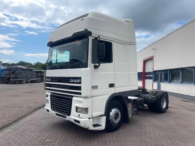 DAF XF 95.480 Euro 2 Manual-gear - Tegljač: slika DAF XF 95.480 Euro 2 Manual-gear - Tegljač DAF XF 95.480 Euro 2 Manual-gear - Tegljač: slika DAF XF 95.480 Euro 2 Manual-gear - Tegljač