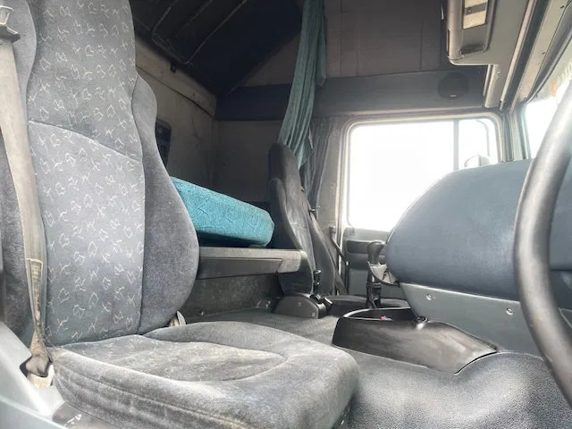Tegljač DAF XF 95.480 Euro 2 Manual-gear: slika Tegljač DAF XF 95.480 Euro 2 Manual-gear