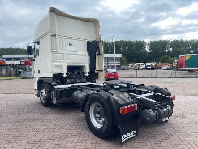 Tegljač DAF XF 95.480 Euro 2 Manual-gear: slika Tegljač DAF XF 95.480 Euro 2 Manual-gear