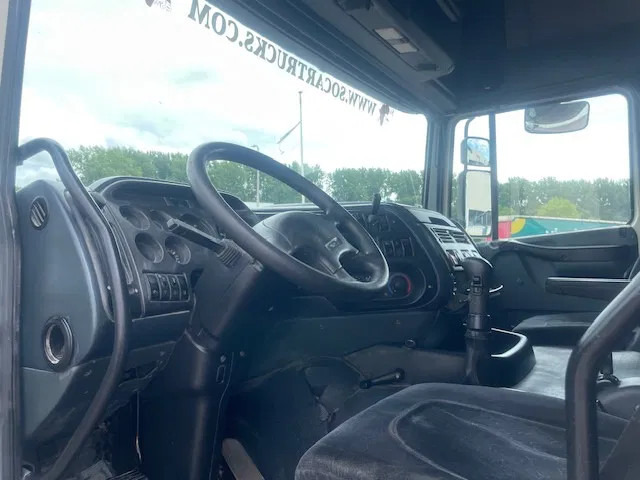 Tegljač DAF XF 95.480 Euro 2 Manual-gear: slika Tegljač DAF XF 95.480 Euro 2 Manual-gear