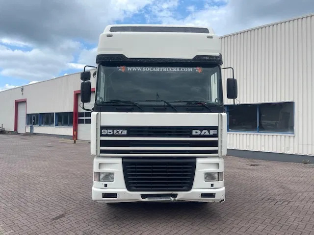 DAF XF 95.480 Euro 2 Manual-gear - Tegljač: slika DAF XF 95.480 Euro 2 Manual-gear - Tegljač DAF XF 95.480 Euro 2 Manual-gear - Tegljač: slika DAF XF 95.480 Euro 2 Manual-gear - Tegljač