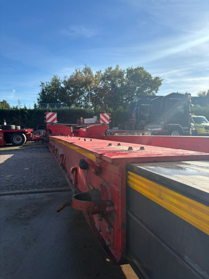 Poluprikolica s niskim utovarivačem FAYMONVILLE Megamax Z-2H-V-KBV-AA Yachttransport: slika Poluprikolica s niskim utovarivačem FAYMONVILLE Megamax Z-2H-V-KBV-AA Yachttransport Poluprikolica s niskim utovarivačem FAYMONVILLE Megamax Z-2H-V-KBV-AA Yachttransport: slika Poluprikolica s niskim utovarivačem FAYMONVILLE Megamax Z-2H-V-KBV-AA Yachttransport