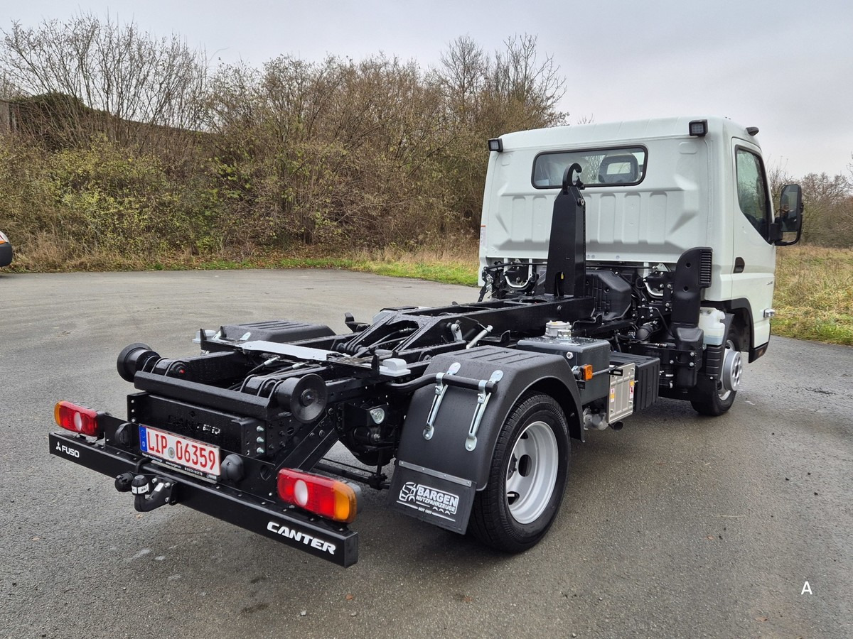FUSO 3C15 Duonic Aut.City Abrollkipper AHK 3.5T - Kamion s kukastom dizalicom: slika FUSO 3C15 Duonic Aut.City Abrollkipper AHK 3.5T - Kamion s kukastom dizalicom FUSO 3C15 Duonic Aut.City Abrollkipper AHK 3.5T - Kamion s kukastom dizalicom: slika FUSO 3C15 Duonic Aut.City Abrollkipper AHK 3.5T - Kamion s kukastom dizalicom