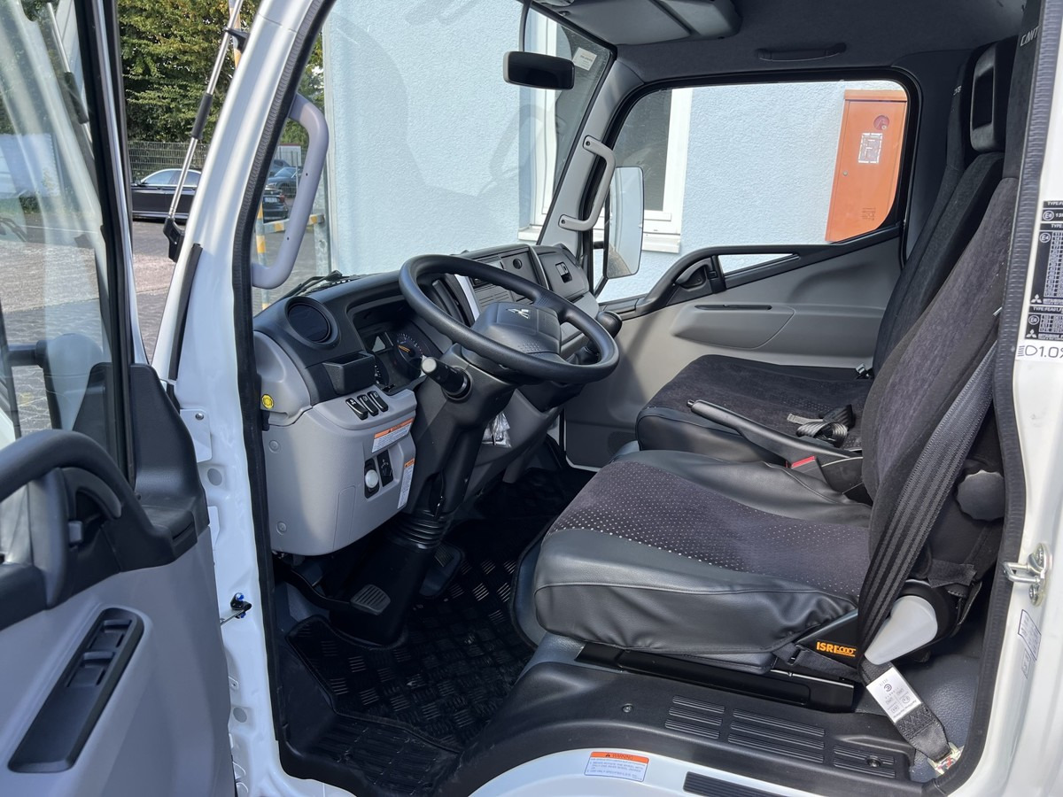 Novi Dostavno vozilo s ravnom platformom FUSO 3S15 Alu Pritsche 2.80m Ladekran Funk!: slika Novi Dostavno vozilo s ravnom platformom FUSO 3S15 Alu Pritsche 2.80m Ladekran Funk!