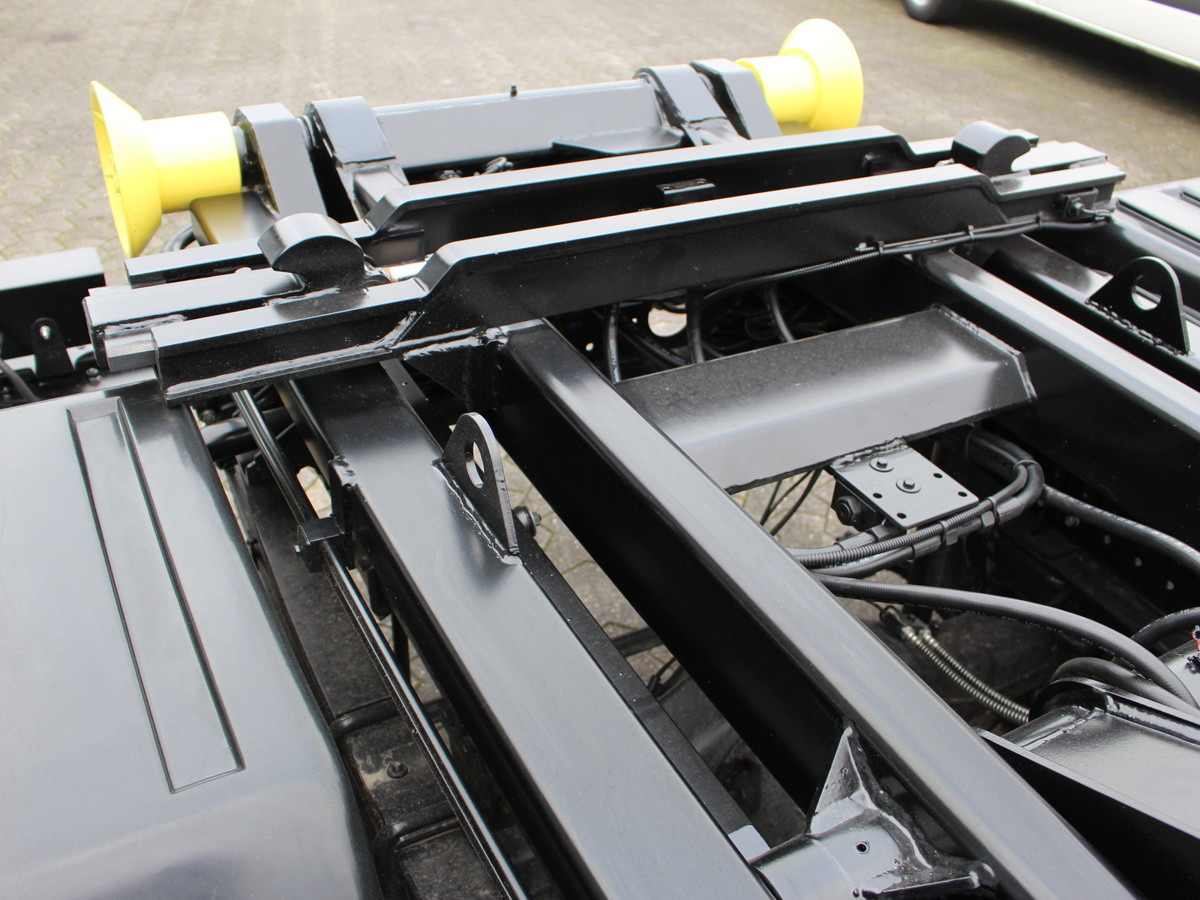 Zakup FUSO Canter FUSO 9C18  City Abrollkipper Hooklift Bla FUSO Canter FUSO 9C18  City Abrollkipper Hooklift Bla: slika Zakup FUSO Canter FUSO 9C18  City Abrollkipper Hooklift Bla FUSO Canter FUSO 9C18  City Abrollkipper Hooklift Bla