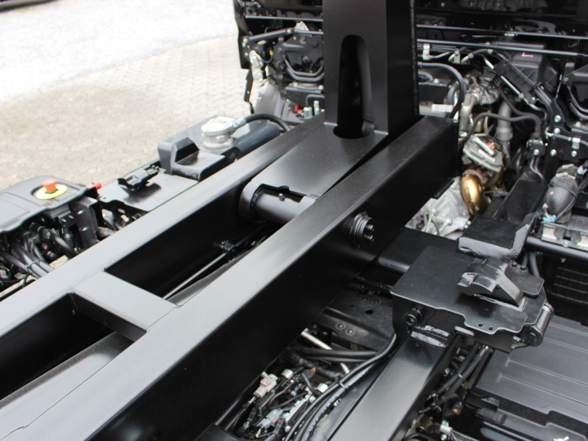 Zakup FUSO Canter FUSO 9C18  City Abrollkipper Hooklift Bla FUSO Canter FUSO 9C18  City Abrollkipper Hooklift Bla: slika Zakup FUSO Canter FUSO 9C18  City Abrollkipper Hooklift Bla FUSO Canter FUSO 9C18  City Abrollkipper Hooklift Bla