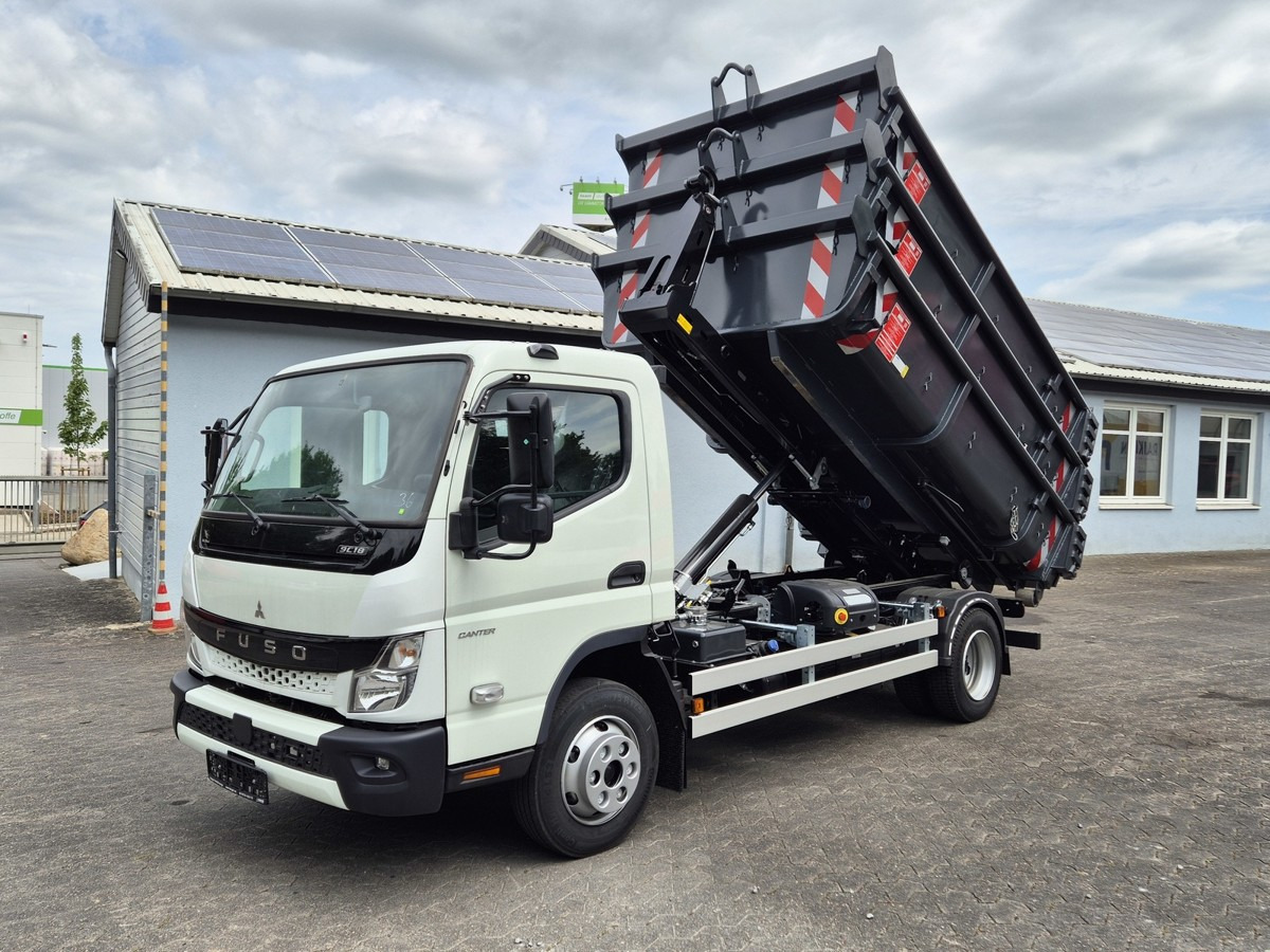 FUSO FUSO 9C18 40km/h City Abrollkipper WLF Swiss CH - Kamion s kukastom dizalicom: slika FUSO FUSO 9C18 40km/h City Abrollkipper WLF Swiss CH - Kamion s kukastom dizalicom FUSO FUSO 9C18 40km/h City Abrollkipper WLF Swiss CH - Kamion s kukastom dizalicom: slika FUSO FUSO 9C18 40km/h City Abrollkipper WLF Swiss CH - Kamion s kukastom dizalicom