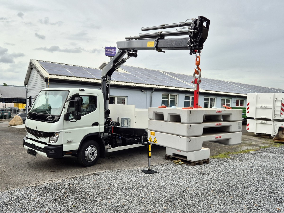 FUSO FUSO 9C18 Canter Alu Pritsche 5.5m Kran 3x hydr. - Dostavno vozilo s ravnom platformom: slika FUSO FUSO 9C18 Canter Alu Pritsche 5.5m Kran 3x hydr. - Dostavno vozilo s ravnom platformom FUSO FUSO 9C18 Canter Alu Pritsche 5.5m Kran 3x hydr. - Dostavno vozilo s ravnom platformom: slika FUSO FUSO 9C18 Canter Alu Pritsche 5.5m Kran 3x hydr. - Dostavno vozilo s ravnom platformom