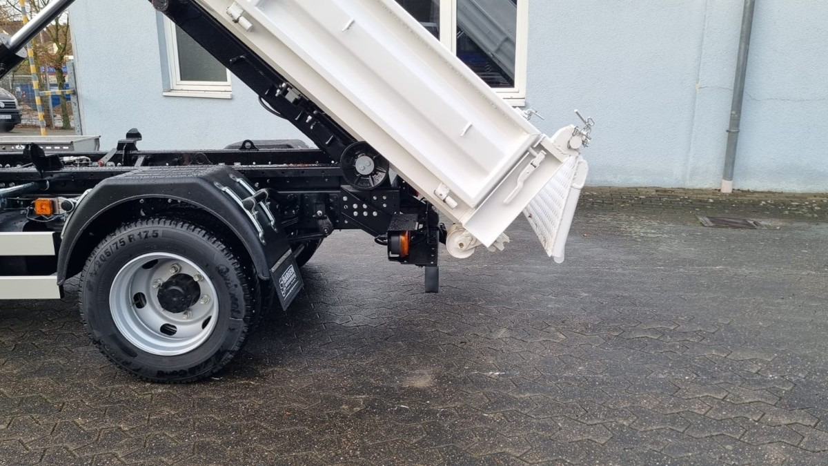 FUSO FUSO 9C18 Duonic City Abrollkipper GG 8.55t AHK - Kamion s kukastom dizalicom: slika FUSO FUSO 9C18 Duonic City Abrollkipper GG 8.55t AHK - Kamion s kukastom dizalicom FUSO FUSO 9C18 Duonic City Abrollkipper GG 8.55t AHK - Kamion s kukastom dizalicom: slika FUSO FUSO 9C18 Duonic City Abrollkipper GG 8.55t AHK - Kamion s kukastom dizalicom