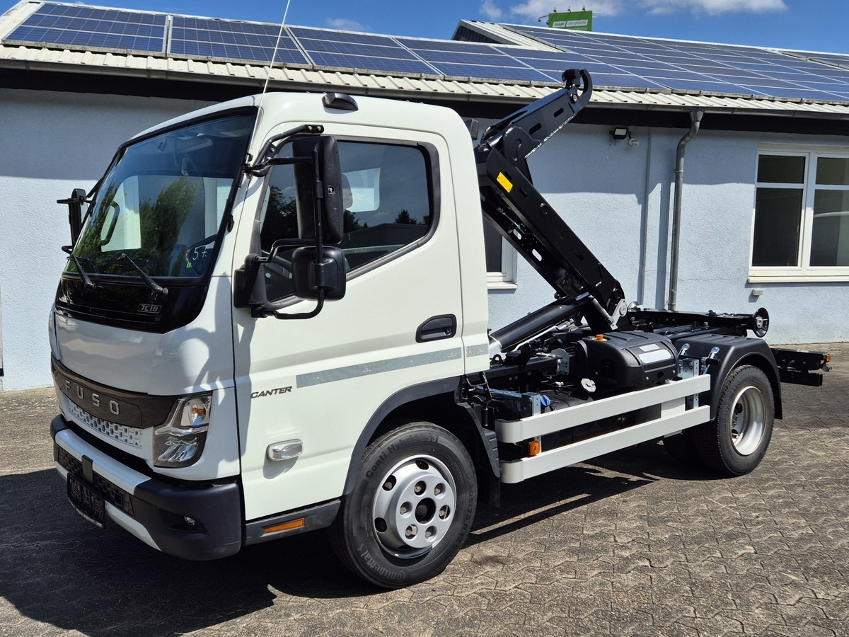 FUSO Fuso Canter 7C18 City Abrollkipper AHK Hooklift - Kamion s kukastom dizalicom: slika FUSO Fuso Canter 7C18 City Abrollkipper AHK Hooklift - Kamion s kukastom dizalicom FUSO Fuso Canter 7C18 City Abrollkipper AHK Hooklift - Kamion s kukastom dizalicom: slika FUSO Fuso Canter 7C18 City Abrollkipper AHK Hooklift - Kamion s kukastom dizalicom