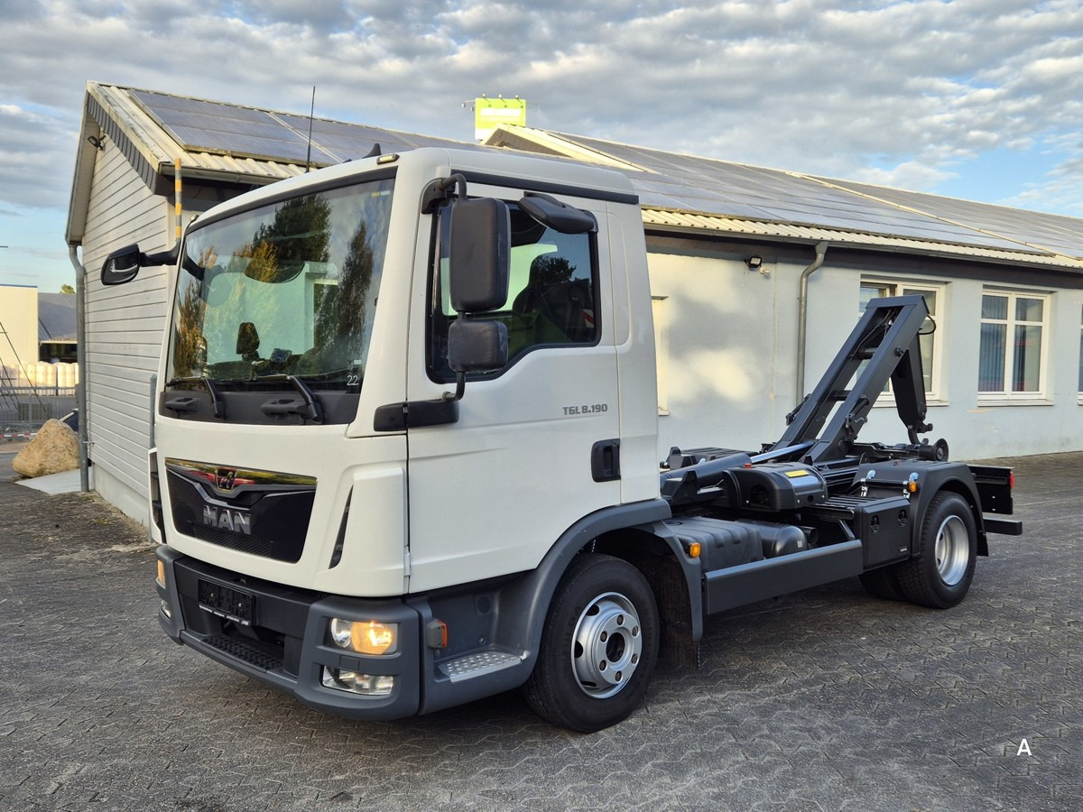 MAN TGL 8.190 BL City Abrollkipper Aut., 2 x AHK sof - Kamion s kukastom dizalicom: slika MAN TGL 8.190 BL City Abrollkipper Aut., 2 x AHK sof - Kamion s kukastom dizalicom MAN TGL 8.190 BL City Abrollkipper Aut., 2 x AHK sof - Kamion s kukastom dizalicom: slika MAN TGL 8.190 BL City Abrollkipper Aut., 2 x AHK sof - Kamion s kukastom dizalicom