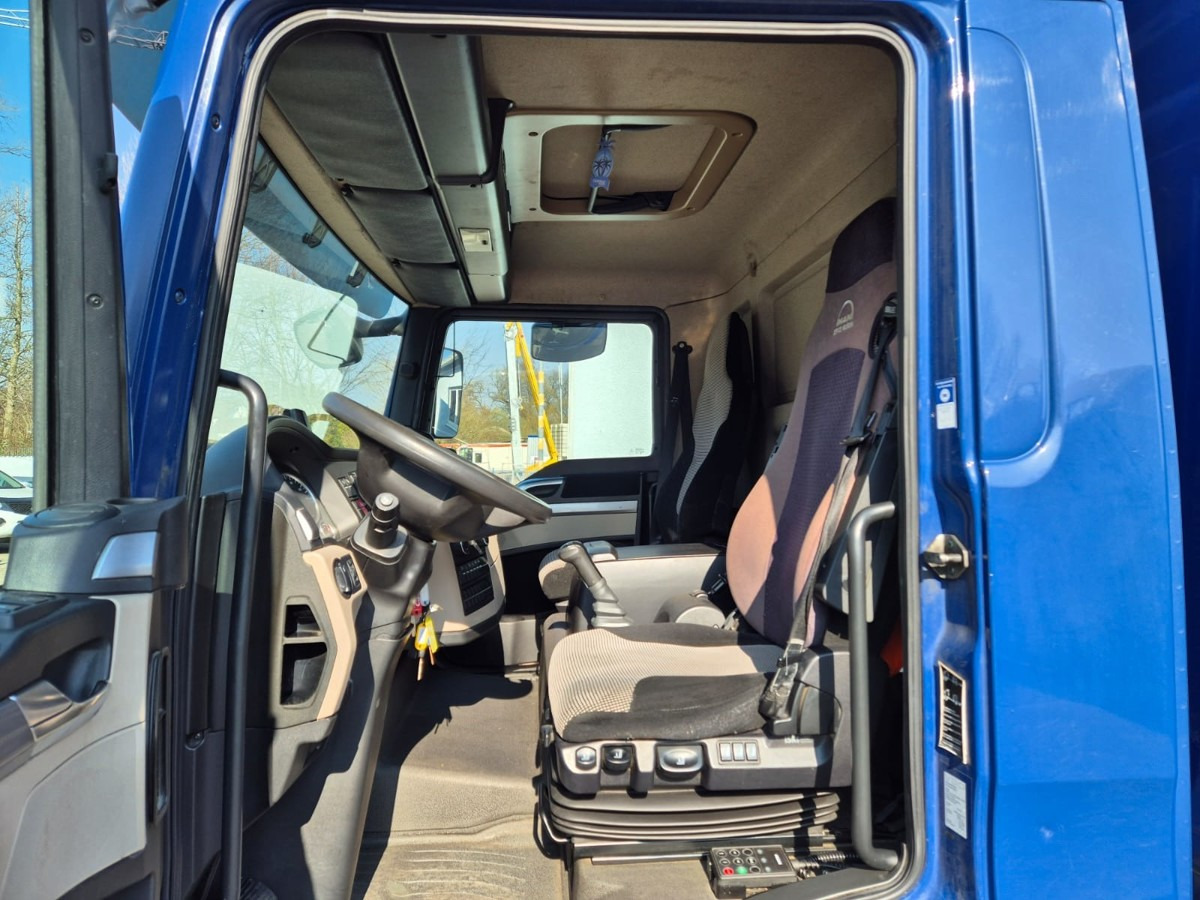 MAN TGL 8.220 Koffer 6.20m LBW AHK 8.190 - Autotransporter, Dostavno vozilo: slika MAN TGL 8.220 Koffer 6.20m LBW AHK 8.190 - Autotransporter, Dostavno vozilo MAN TGL 8.220 Koffer 6.20m LBW AHK 8.190 - Autotransporter, Dostavno vozilo: slika MAN TGL 8.220 Koffer 6.20m LBW AHK 8.190 - Autotransporter, Dostavno vozilo