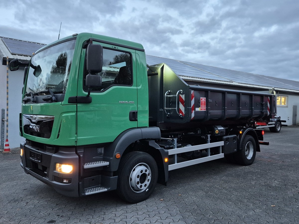 MAN TGM 15.250 Abrollkipper Multi Haken 900-1570mm - Kamion s kukastom dizalicom: slika MAN TGM 15.250 Abrollkipper Multi Haken 900-1570mm - Kamion s kukastom dizalicom MAN TGM 15.250 Abrollkipper Multi Haken 900-1570mm - Kamion s kukastom dizalicom: slika MAN TGM 15.250 Abrollkipper Multi Haken 900-1570mm - Kamion s kukastom dizalicom