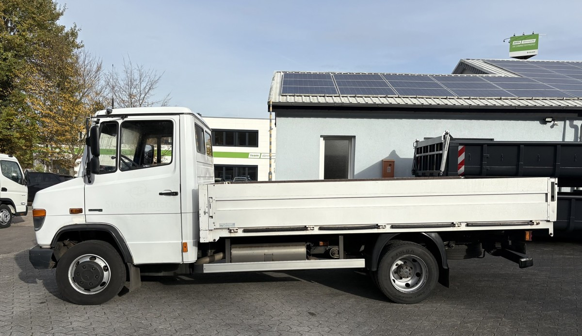 MERCEDES-BENZ Vario 816D Alupritsche 1 Hand - Dostavno vozilo s ravnom platformom: slika MERCEDES-BENZ Vario 816D Alupritsche 1 Hand - Dostavno vozilo s ravnom platformom MERCEDES-BENZ Vario 816D Alupritsche 1 Hand - Dostavno vozilo s ravnom platformom: slika MERCEDES-BENZ Vario 816D Alupritsche 1 Hand - Dostavno vozilo s ravnom platformom