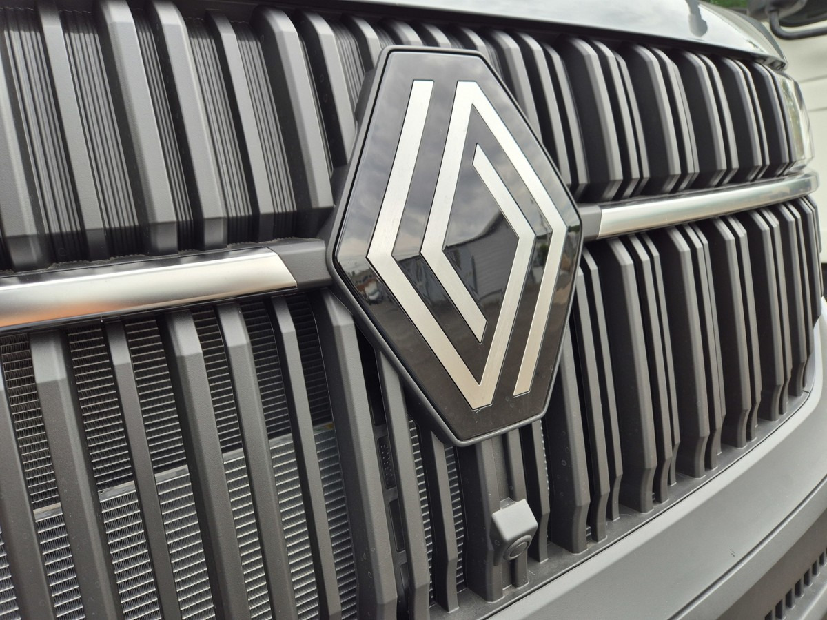 RENAULT Master L2H1 (neues Mod.) Alupritsche m. Kran - Dostavno vozilo s ravnom platformom: slika RENAULT Master L2H1 (neues Mod.) Alupritsche m. Kran - Dostavno vozilo s ravnom platformom RENAULT Master L2H1 (neues Mod.) Alupritsche m. Kran - Dostavno vozilo s ravnom platformom: slika RENAULT Master L2H1 (neues Mod.) Alupritsche m. Kran - Dostavno vozilo s ravnom platformom