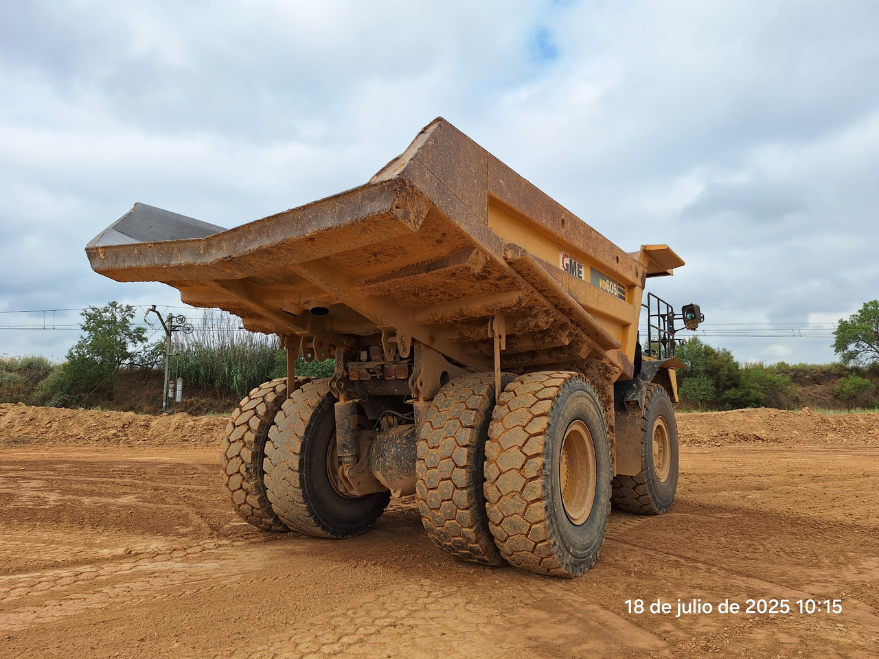 KOMATSU HD605 7-EO - Kruti istovarivač/ Kamion za prijevoz kamenja: slika KOMATSU HD605 7-EO - Kruti istovarivač/ Kamion za prijevoz kamenja KOMATSU HD605 7-EO - Kruti istovarivač/ Kamion za prijevoz kamenja: slika KOMATSU HD605 7-EO - Kruti istovarivač/ Kamion za prijevoz kamenja