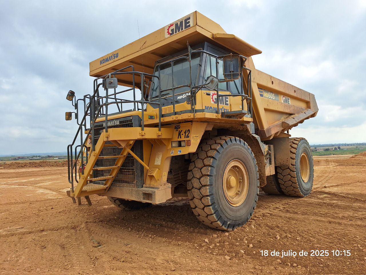 KOMATSU HD605 7-EO - Kruti istovarivač/ Kamion za prijevoz kamenja: slika KOMATSU HD605 7-EO - Kruti istovarivač/ Kamion za prijevoz kamenja KOMATSU HD605 7-EO - Kruti istovarivač/ Kamion za prijevoz kamenja: slika KOMATSU HD605 7-EO - Kruti istovarivač/ Kamion za prijevoz kamenja