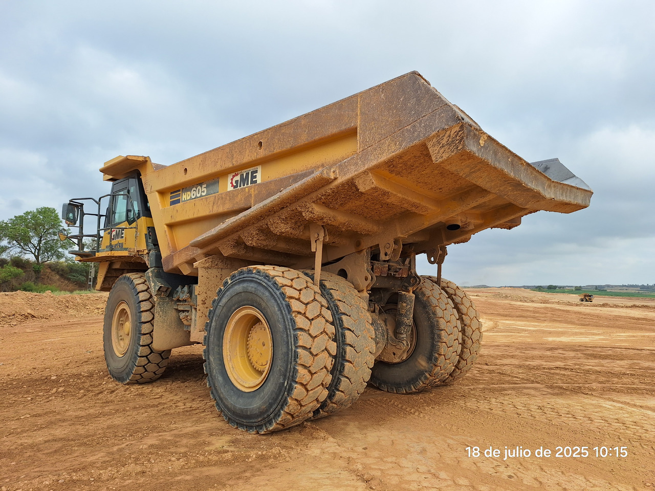 KOMATSU HD605 7-EO - Kruti istovarivač/ Kamion za prijevoz kamenja: slika KOMATSU HD605 7-EO - Kruti istovarivač/ Kamion za prijevoz kamenja KOMATSU HD605 7-EO - Kruti istovarivač/ Kamion za prijevoz kamenja: slika KOMATSU HD605 7-EO - Kruti istovarivač/ Kamion za prijevoz kamenja