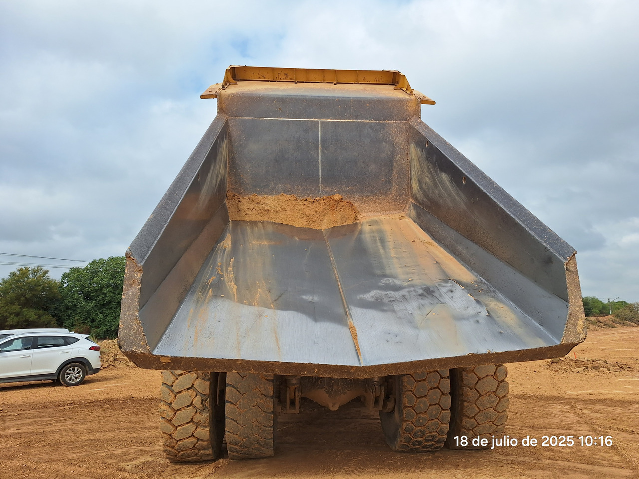 KOMATSU HD605 7-EO - Kruti istovarivač/ Kamion za prijevoz kamenja: slika KOMATSU HD605 7-EO - Kruti istovarivač/ Kamion za prijevoz kamenja KOMATSU HD605 7-EO - Kruti istovarivač/ Kamion za prijevoz kamenja: slika KOMATSU HD605 7-EO - Kruti istovarivač/ Kamion za prijevoz kamenja